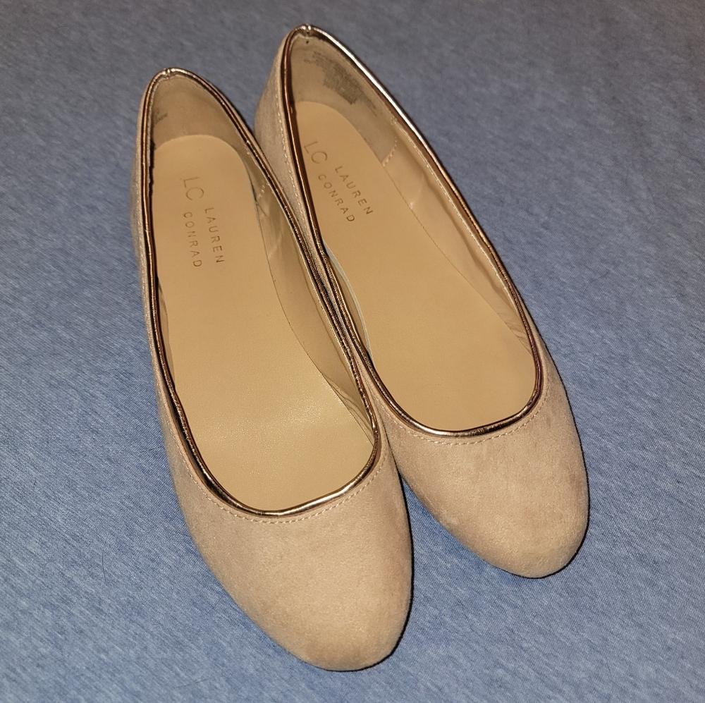 Light pink Lauren Conrad Flat Shoes Size 8